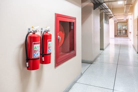 Αναγόμωση πυροσβεστήρων σε επαγγελματικούς χώρους στην Αθήνα